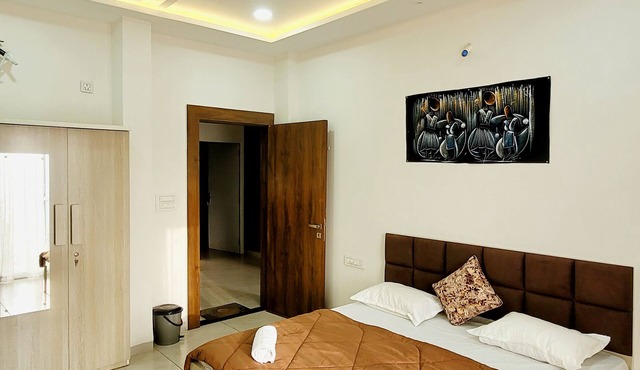 Spacious 6-bedroom house in charming Indore with AC