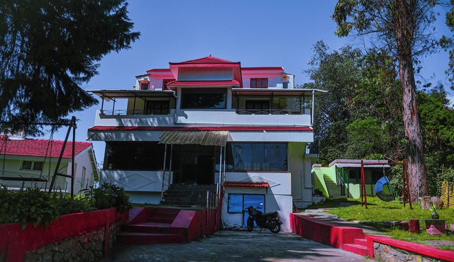 Spacious 6-bedroom villa in serene Kodaikanal with WiFi
