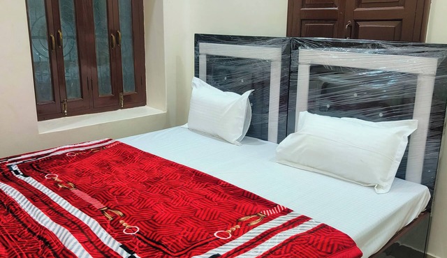 Spacious hotel in delightful Varanasi with fitness room, WiFi, AC