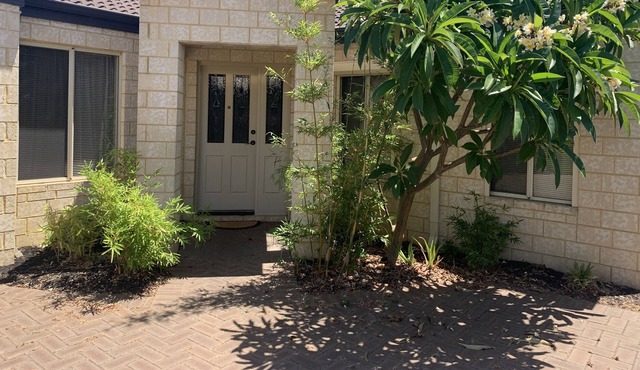 Spacious, Modern & Private 3x2, A/C, 15 Mins to City, Airport & Beach in Morley