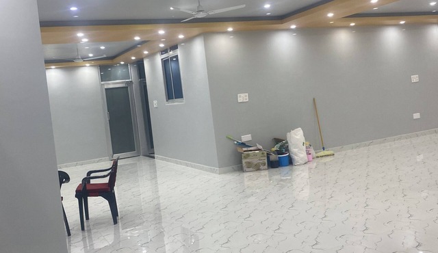 Spacious Stay Near Bodh Gaya – AC Rooms, Lawn & Banquet Hall