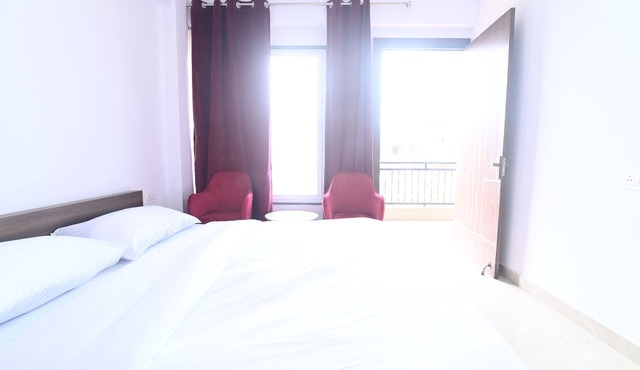 Spacious & Sustainable 3-bedroom apartment in Chattarpur,New Delhi with AC, WiFi
