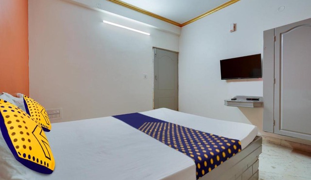 SPOT ON 74229 Hotel Thirumala Landmark