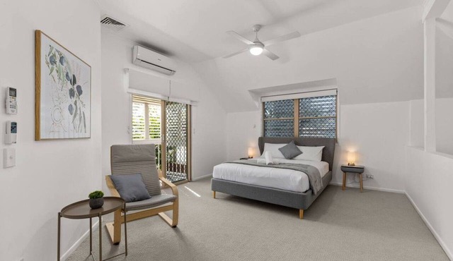 Spring Hill 1BR Villa | Close to Brisbane CBD in Spring Hill