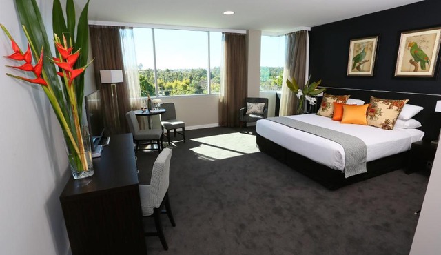 Springfield Lakes Boutique Hotel in Springfield Lakes