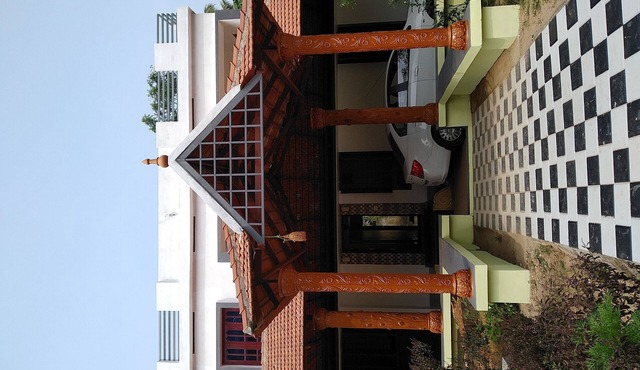Sreepadmini SS Ayurmadam. Ayurveda , Meditation Yoga Centre Anchalummood. kollam