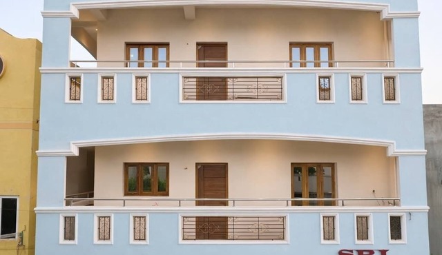 SRI APARTMENT HOMESTAY 2BHK