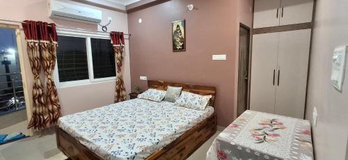 Sri Krishna Kunj - Entire 2BHK with Balcony