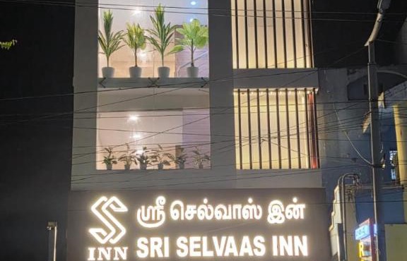 sri selvaas inn