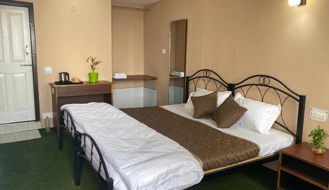 Sri Vrindavan Guest House Pure Veg