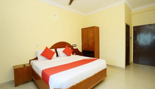 Standard Rooms, Near Sunset Point stay