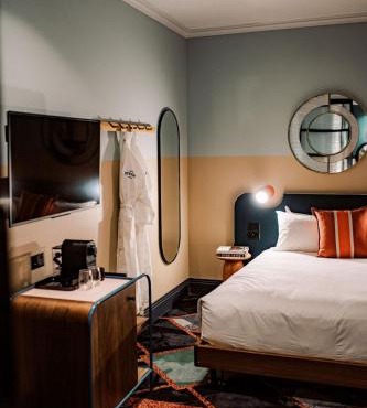 Stay at Hotel Steyne