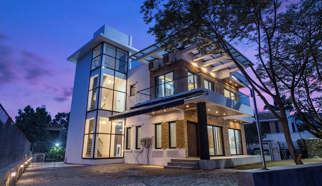 Stay Leisurely Villa Portia Lonavala