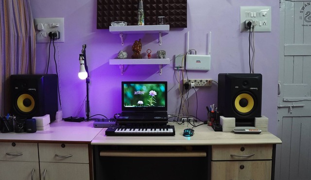 Stay with Music Artist RAME in 1BHK Home - SwanStays