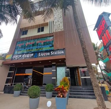 STAYMAKER Karanji Paradise - Next to Liquor station