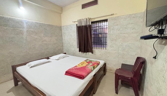 STAYMAKER Naik Residency