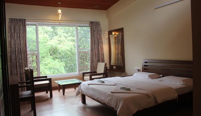 STAYMAKER Nikhara Resort