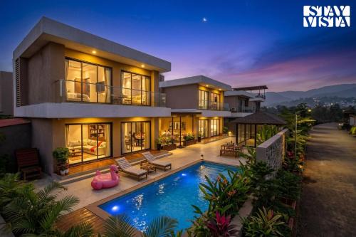 StayVista at Amelia Villa with Pool, BBQ