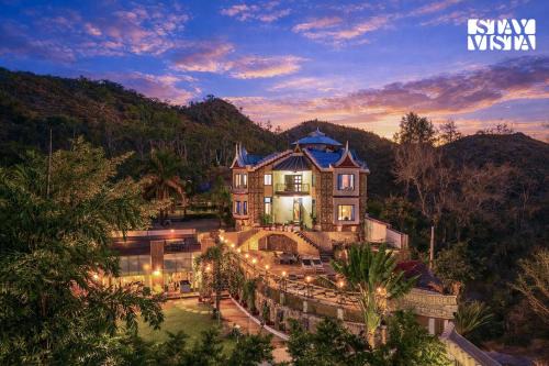 StayVista at Blue Marble with BBQ & Bonfire