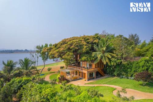 StayVista at Exotica Kabini - All Meals Included - Riverfront Villa