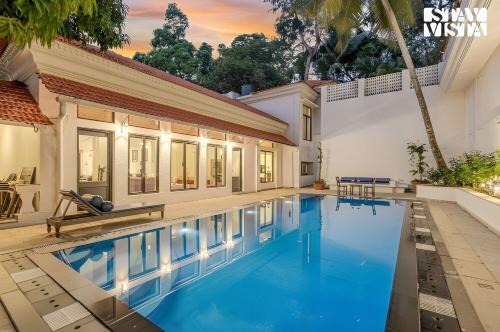 StayVista at La Bougainvillea with Heritage Home
