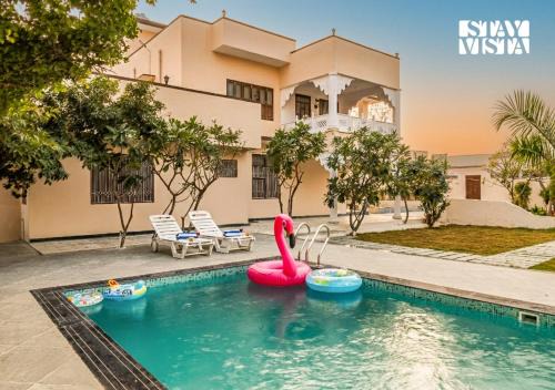 StayVista at Madhuram Villa - BBQ & Pool