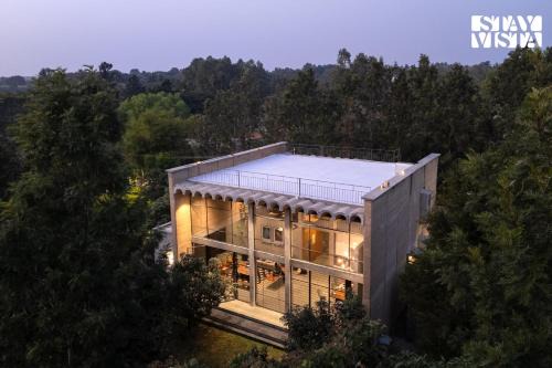 StayVista at Matchbox with Pet-Friendly, BBQ & Lawn