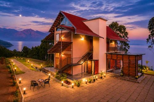 StayVista at Novera 3BHK with Breakfast Near Banasura Dam