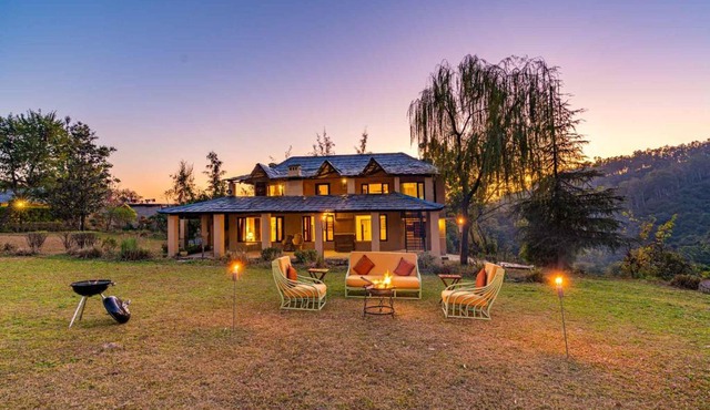 StayVista at Tea House - Tea Garden Retreat