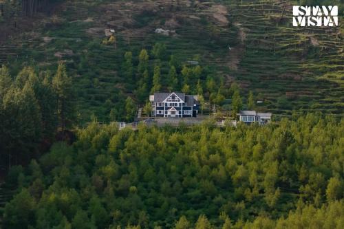 StayVista at Teer Bangla 3BHK Elegant Villa on Hilltop with WiFi, Heater, Bonfire