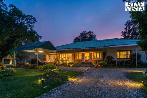 StayVista at The Sahib's Bungalow with BBQ & Bonfire