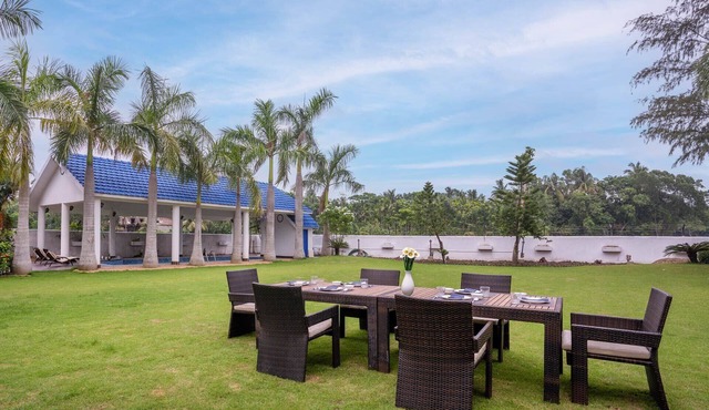 Stayvista at Timeless Elegance w/Pool, Bbq, Wi-fi