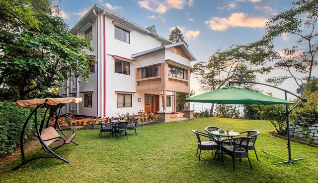 Stayvista at Treetops & Tea Trails - 5BR w/Gazebo