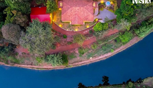 StayVista at Villa Estuaire Homestay A Cozy Riverside Escape with Lawn & Free Breakfast