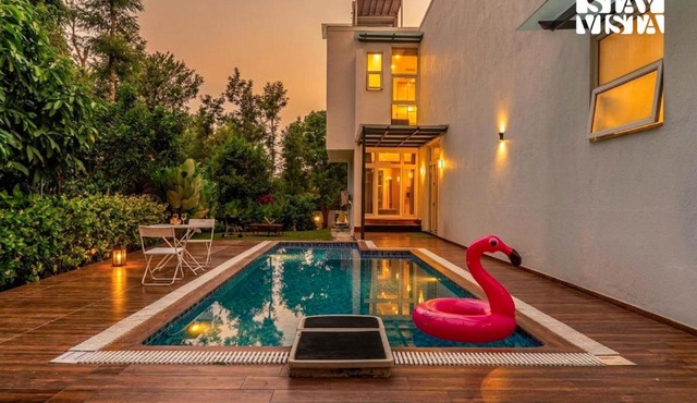 StayVista at Villa Mandimane with BBQ & Pool