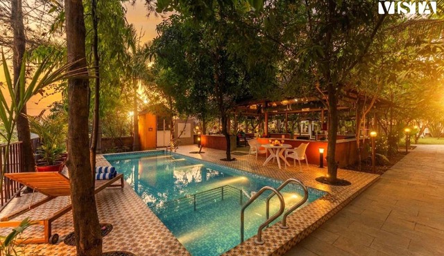 StayVista at Villa Papillon with Pool, Bonfire