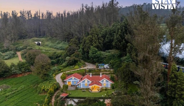 StayVista at Wedgewood Blu with WiFi, Lawn, BBQ
