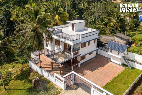 Stayvista at Whitewood Serene 5BHK Homestay - Wayanad