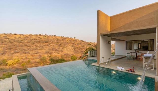 StayVista's Sage Scenery - Mountain-View Villa with Infinity Pool & Terrace