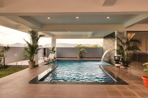 StayVista's Sylvara - Hill-View Villa with Private Pool, Jacuzzi & Games Room
