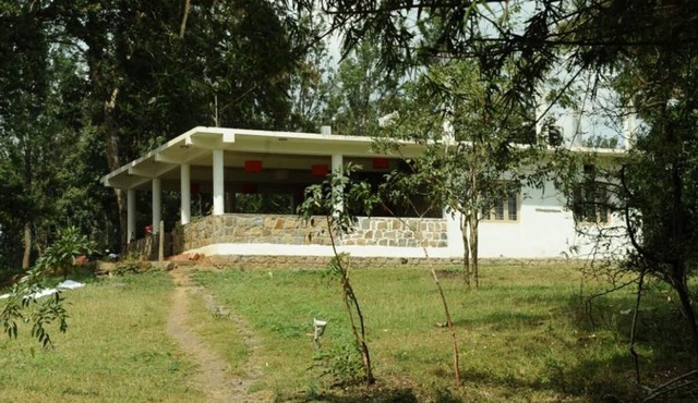 Steam Flowing/River side Cottage Stay