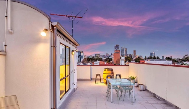 Stellar - Spacious Rooftop Dreamscape in Adelaide in Adelaide