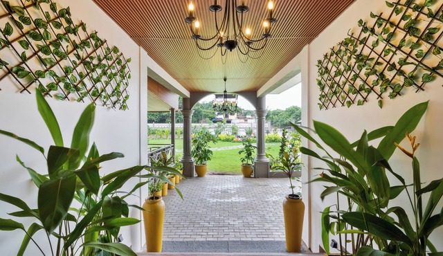 Stone Wood Hotel Amboli