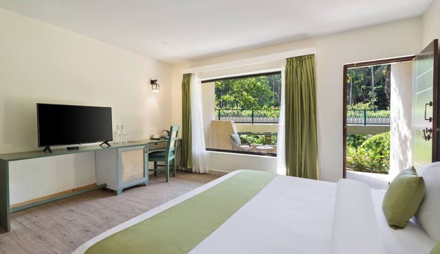 Stone Wood Jungle Resort