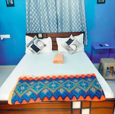 Studio Apartment with private entrance, behind DLF and near L&T, RMZ IT park and close to SRMC & MIOT Hospital