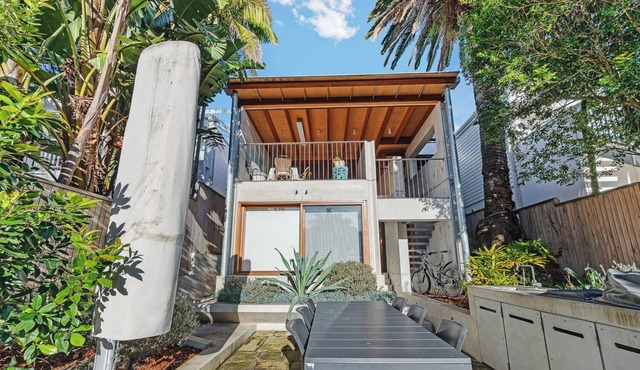 Stunning 3 bedroom Architectural Gem