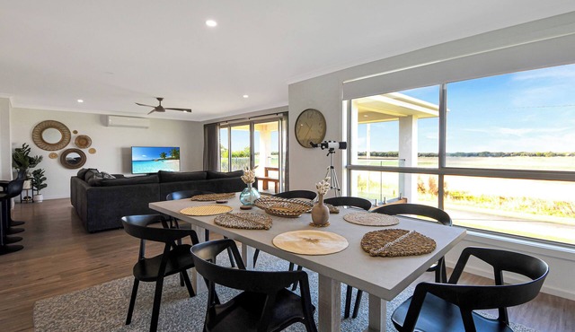 Stunning modern beach house in Narrawong