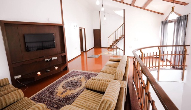 Stylish 5 Bedroom Villa With Private Pool