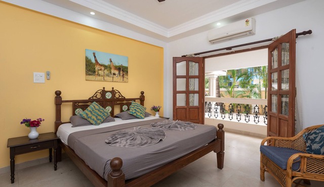 Stylish 6-Bedroom Villa w/Pool & Seahorse Shower, 2 Min from Calangute Beach 🏖️