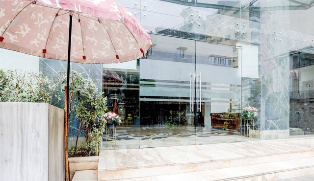 Stylish & Modern Stays at Palette River Front